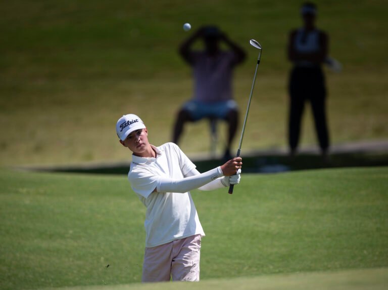 Estanislao Maradei y Lara Foigel toman la delantera en el Grillo Junior Open