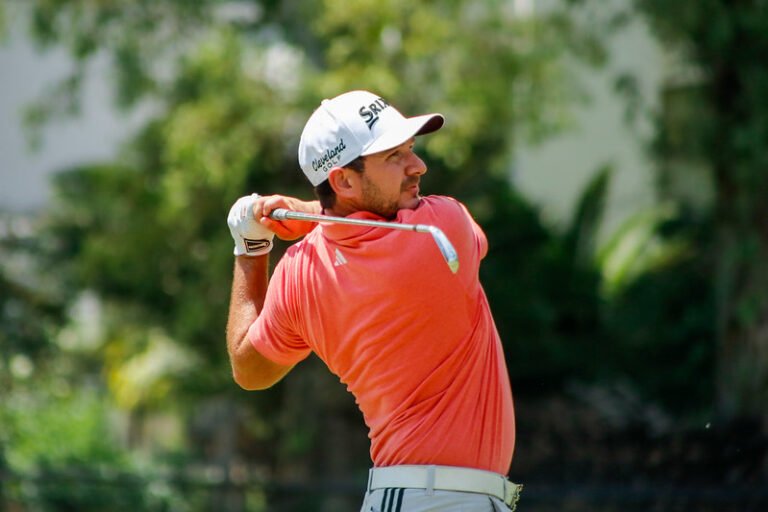 Alejandro Tosti lidera en Rosario Golf